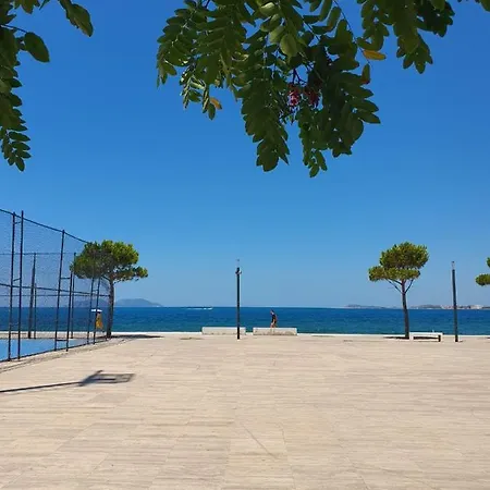 A Modern 105qm Apartment, 2 Min From The Beach! Up To 5 People Apartment Vlorë