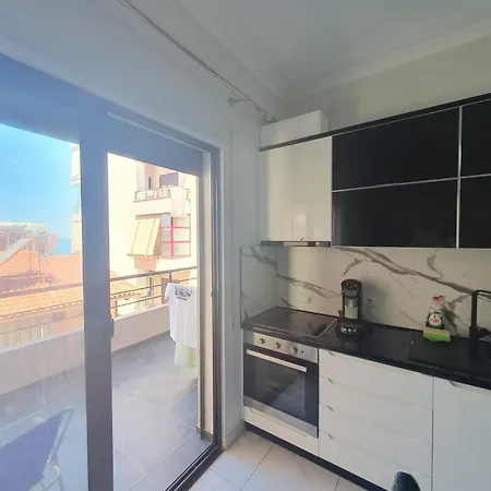 A Modern 105qm Apartment, 2 Min From The Beach! Up To 5 People * Vlorë